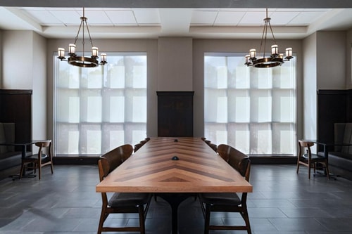 Queen Room Near Brenda and John Duncan YMCA HOU 10 Luxury Bookings