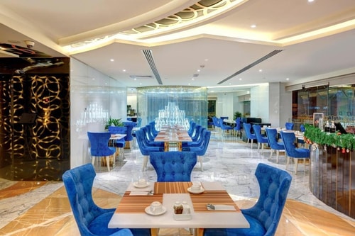 Deluxe Room Near Financial Center Metro Ab 16 Luxury Bookings