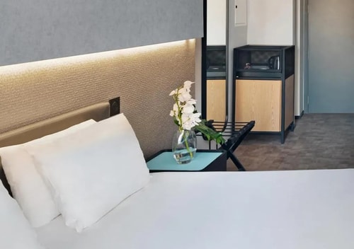 King Room Near China Civil Engineering Dubai 5 Luxury Bookings
