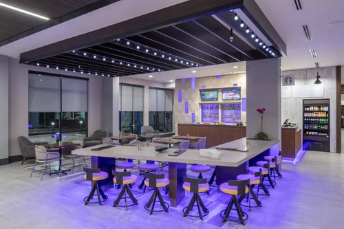 King Room Near Bayou Greenways Park HOU 8 Luxury Bookings