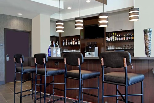 King Room Near Layne Hendrix Memorial Bench HOU 14 Luxury Bookings