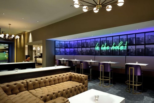Queen Studio Near White Rhino Coffee The Gild DAL 5 Luxury Bookings