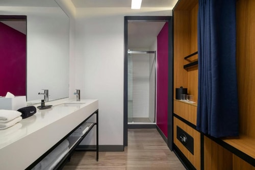 Guest Room Near Consulate General Of Brazil HOU 6 Luxury Bookings