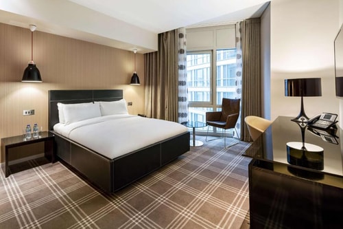 Superior King or Twin Room Near Harbour Quay LON Luxury Bookings