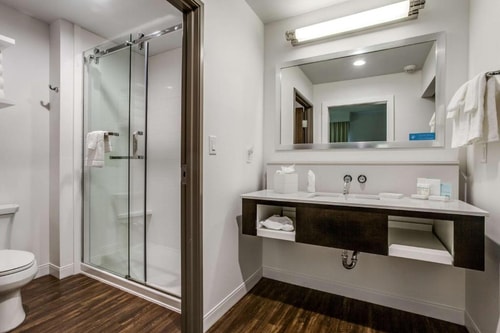 King Room Near Central Dentist DAL 3 Luxury Bookings