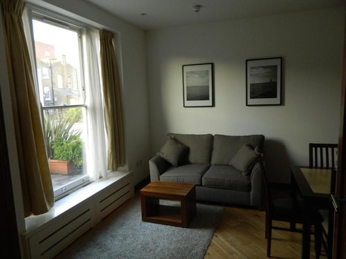 One Bedroom Apartment Near Cosmo Nannies LON 4 Luxury Bookings