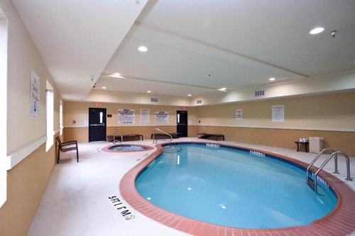 Standard Room Near Dallas Collision Center DAL 3 Luxury Bookings