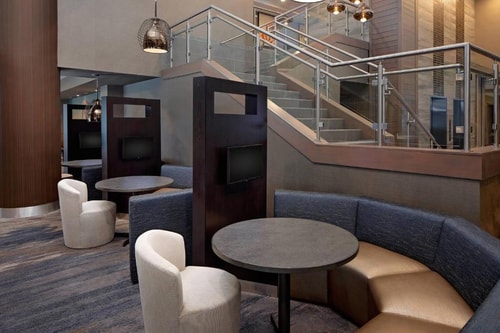 King Room Near The Dallas World Aquarium DAL 7 Luxury Bookings
