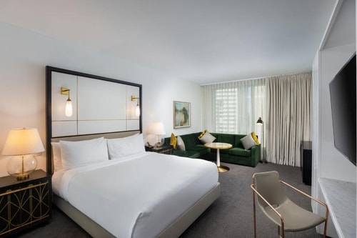 King Room Near Downtown Houston Tunnel HOU Luxury Bookings