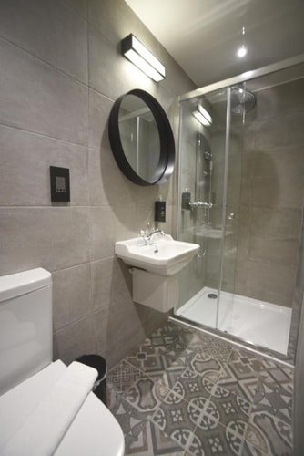 Deluxe Double Or Twin Room Near Bramber Green LON 7 Luxury Bookings
