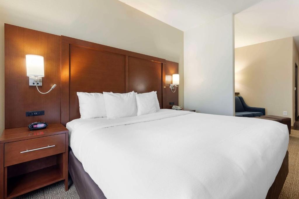 King Suite Near Frances Rizo Park DAL Luxury Bookings