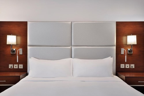 Junior King Suite With Balcony Near Marina Beach 2 Luxury Bookings