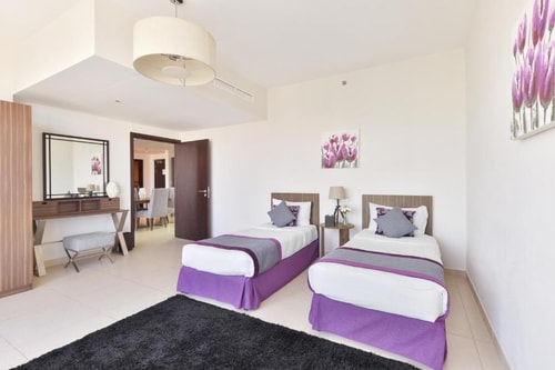 Deluxe Two Bedroom Apartment Near Park Place Tower 3 Luxury Bookings