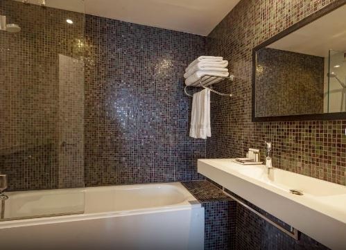 Double Standard Room Near Cleveland Gardens LON 2 Luxury Bookings