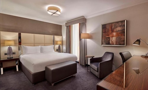 King Room Near Embankment Grocery LON Luxury Bookings