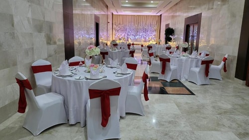 Deluxe Suite Near American School 12 Luxury Bookings