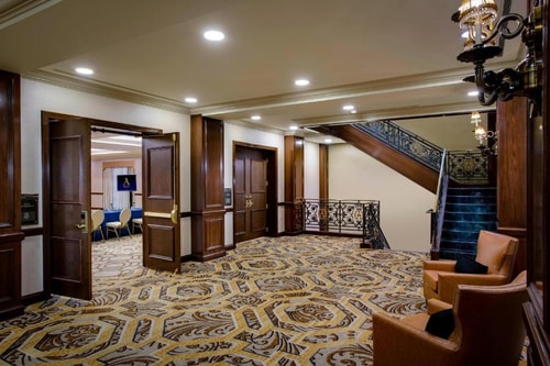 Deluxe Guest Room Near AT&T Headquarters DAL 13 Luxury Bookings