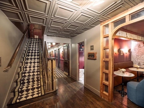 Standard Twin Room Near The UPS Store DAL 17 Luxury Bookings