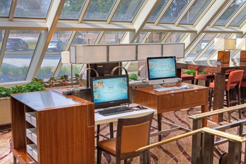 King Room Near Grace Presbyterian Church HOU 11 Luxury Bookings