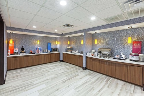 King Room Near IAH Airport Area HOU 7 Luxury Bookings