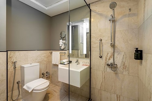 King or Twin Room Near Copper Kettle Restaurant 9 Luxury Bookings
