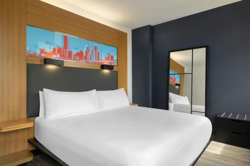 Guest Room Near Consulate General Of Brazil HOU 1 Luxury Bookings