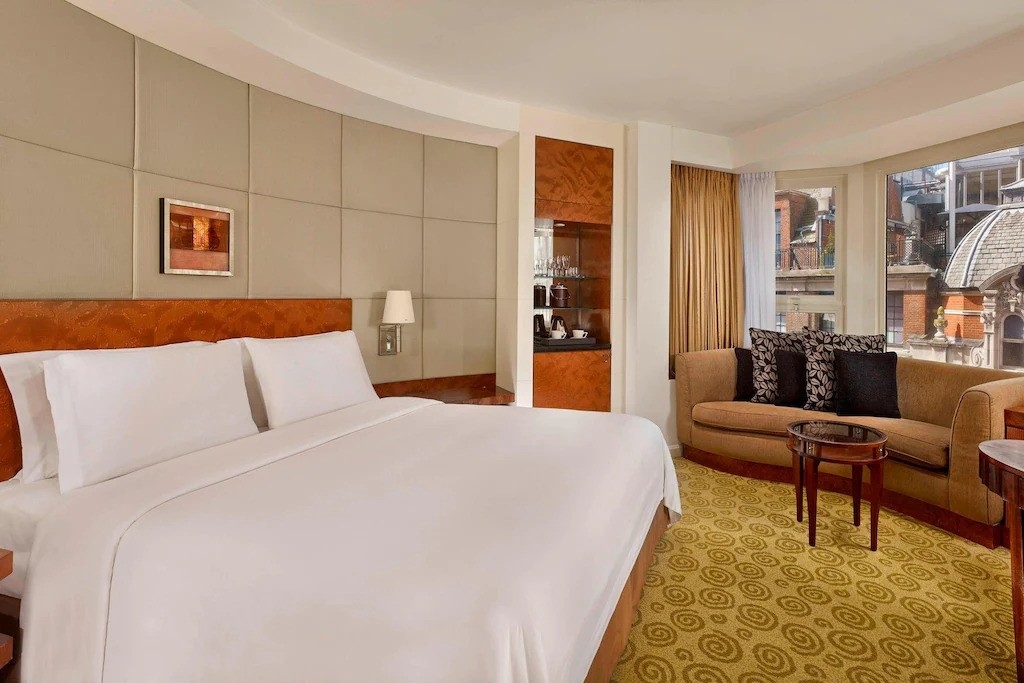 Classic Room Near Maysara LON Luxury Bookings