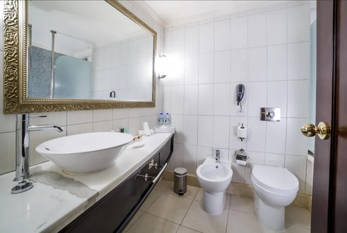 Deluxe King Or Twin Room Near Al Muteena Park 5 Luxury Bookings