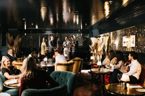 Queen Room Near Browan Solicitors Limited LON 13 Luxury Bookings