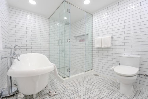 Deluxe Double Room Near Al Shindagha Museum 6 Luxury Bookings