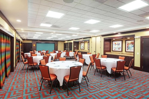 King Room Near UP Excellence Academy HOU 10 Luxury Bookings