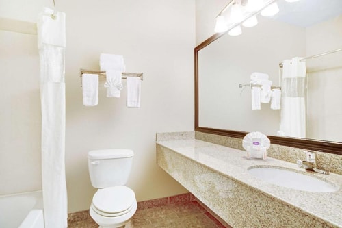 King Room Near Barnsco Texas Dallas DAL 3 Luxury Bookings