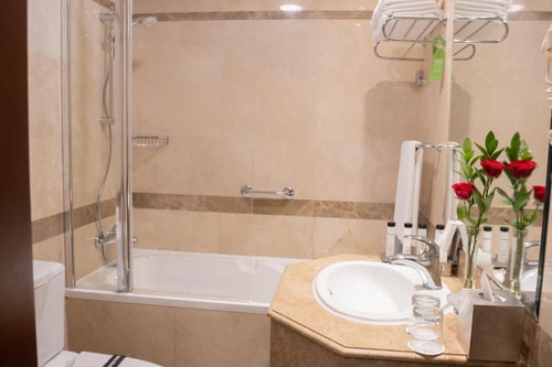 Two Bedroom Apartment Near Internet City Metro 10 Luxury Bookings