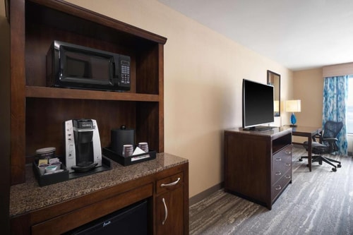 King Room Near US Treasury Department HOU 2 Luxury Bookings