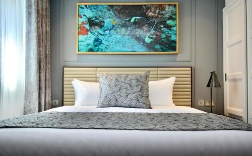 4 Bedroom Deluxe Apartment Near Barclays Bank LON Luxury Bookings