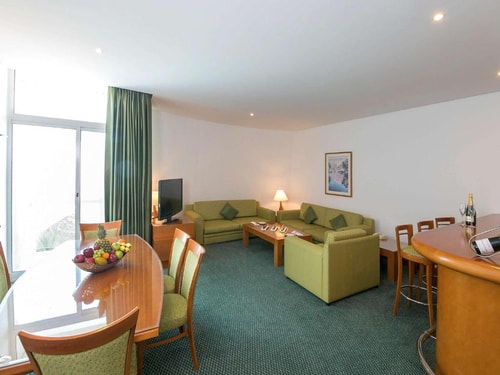 Executive Suite Near Cafe Khaimah Al Ain 4 Luxury Bookings