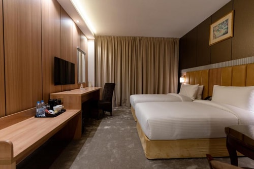 Deluxe King Or Twin Room Near Abuhail Centre Dubai 3 Luxury Bookings