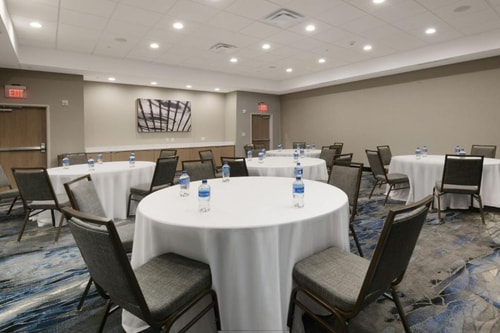 King Room Near Walmart Supercenter DAL 12 Luxury Bookings