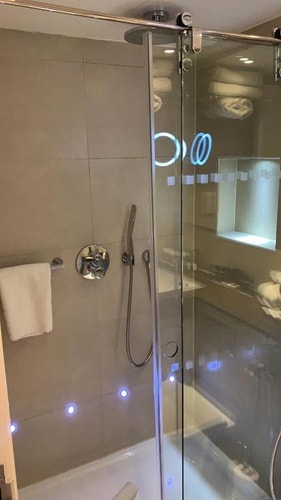 Club Double Room Near Cleveland Square LON 4 Luxury Bookings