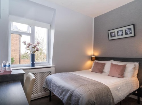 Small Double Room Near Princes Park Oakfields LON Luxury Bookings