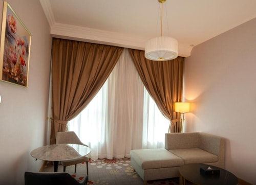 Executive Suite Near Abu Hail Park Dubai 3 Luxury Bookings