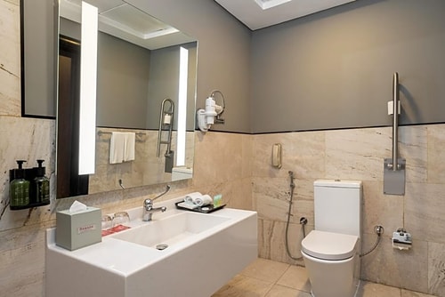 King or Twin Room Near Copper Kettle Restaurant 6 Luxury Bookings