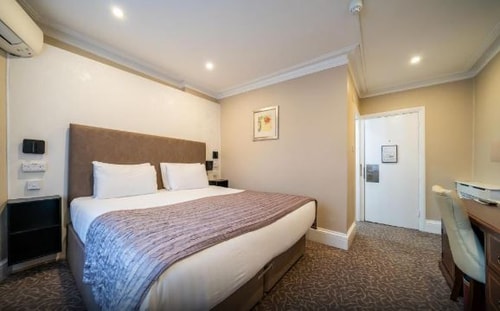 King Size Double Room Near Latitude London LON 2 Luxury Bookings