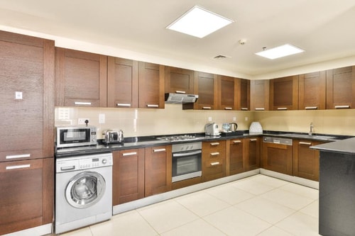 Standard Two Bedroom Apartment Near WTC Metro Ac 12 Luxury Bookings