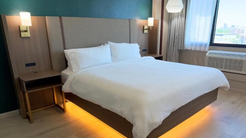 Standard King Room Near NRG Stadium HOU 2 Luxury Bookings