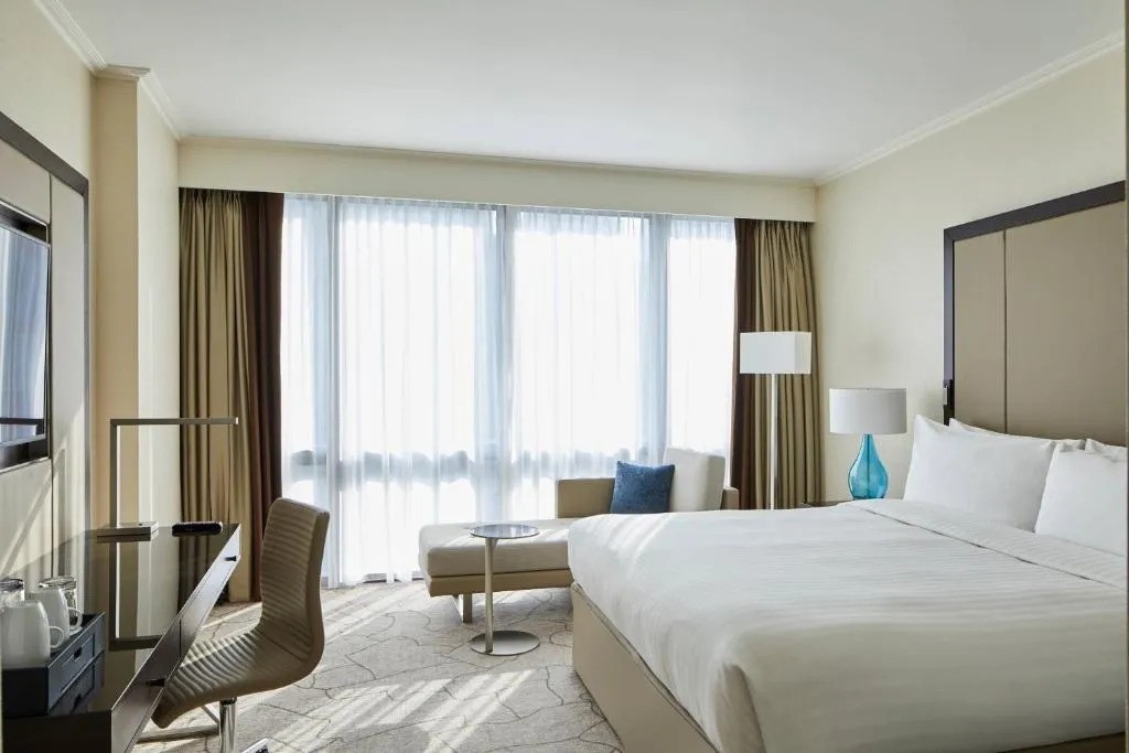Deluxe Room Near Big Buoy LON Luxury Bookings