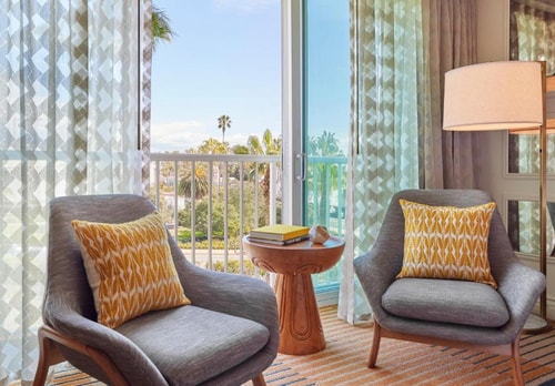 King Room City View Near Bounce Luggage Storage LA 5 Luxury Bookings