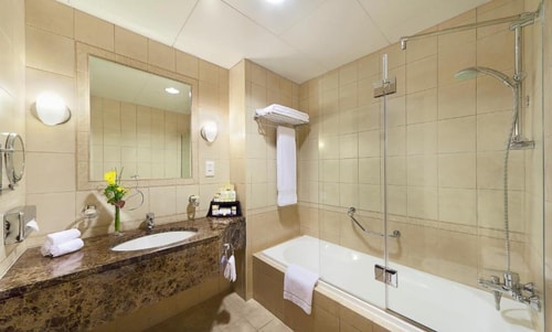 Deluxe Studio Suite Near By Abu Dhabi Mall 4 Luxury Bookings