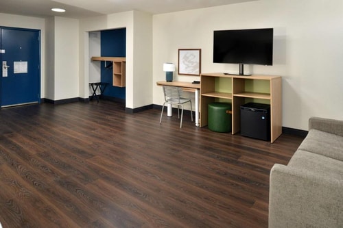 King Room Near Mathur Law Offices PC DAL 7 Luxury Bookings