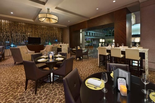 King Room Near Post Oak Ambassador Way HOU 10 Luxury Bookings